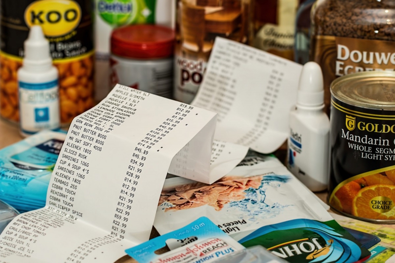 magasin-FONTAN-min_shopping_spending_till_slip_purchase_retail_shop_buy_customer-704023